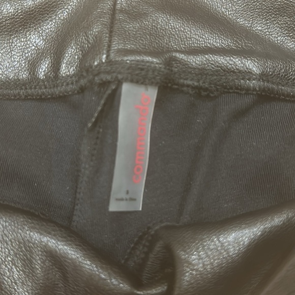 Adorable faux leathery joggers black small commando brand - Picture 2 of 3